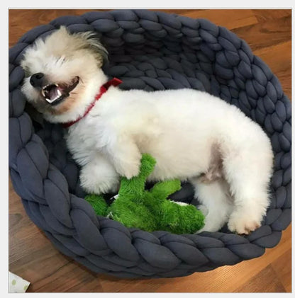 Braided Pet Bed for Dogs and Cats