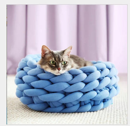 Braided Pet Bed for Dogs and Cats