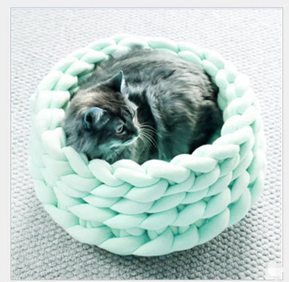 Braided Pet Bed for Dogs and Cats