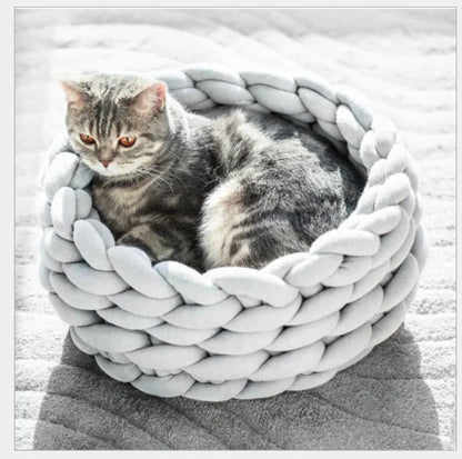 Braided Pet Bed for Dogs and Cats